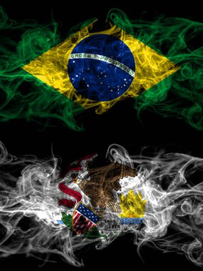 Brezilya, Brezilya, Amerika Birleşik Devletleri, Amerika, ABD, Amerika, Amerika, Illinois, yanyana yerleştirilmiş dumanlı mistik bayraklar. Kalın renkli ipeksi soyut duman bayrakları.