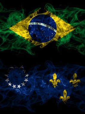 Brezilya, Brezilya, Amerika Birleşik Devletleri, Amerika, ABD, Amerika, Louisville, Kentucky dumanlı mistik bayrakları ile karşı karşıya. Kalın renkli ipeksi soyut duman bayrakları.