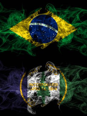 Brezilya, Brezilya, Amerika Birleşik Devletleri, Amerika, ABD, ABD, Amerika, Palo Alto, Kaliforniya 'nın dumanlı mistik bayrakları karşı karşıya. Kalın renkli ipeksi soyut duman bayrakları.