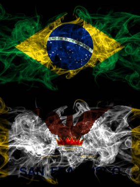 Brezilya, Brezilya, Amerika Birleşik Devletleri, Amerika, ABD, Amerika, San Francisco, California, yanyana yerleştirilmiş dumanlı mistik bayraklar. Kalın renkli ipeksi soyut duman bayrakları.