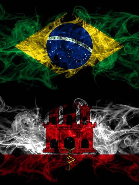 Brazilië Brazilië Brits Groot Brittannië Gibraltar Rokerige Mystieke Vlaggen Naast — Stockfoto
