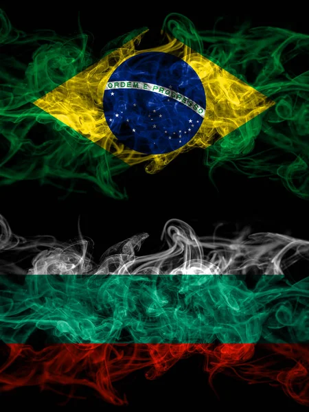 Бразилія Бразилія Проти Болгарії Болгарські Димові Містичні Прапори Розміщені Пліч — стокове фото