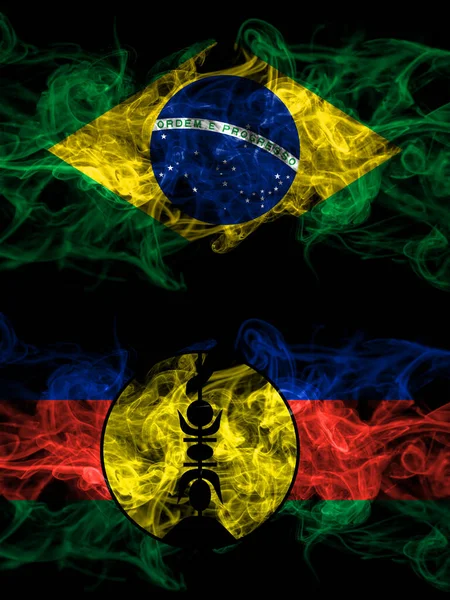 Brazylia Brazylijczyk Francja Francuz Flnks Smoky Mistyczne Flagi Umieszczone Obok — Zdjęcie stockowe