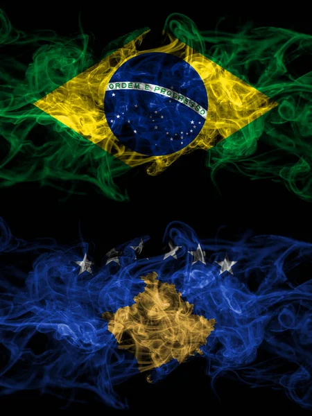 Brasile Brasile Contro Kosovo Bandiere Mistiche Fumose Kosovare Affiancate Bandiere — Foto Stock