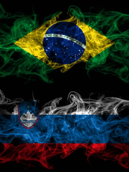 Brazylia Brazylia Słowenia Słoweńskie Flagi Mistyczne Dymu Umieszczone Obok Siebie — Zdjęcie stockowe