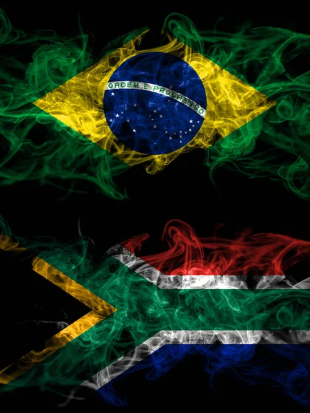 巴西对南非 非洲烟熏神秘的旗帜肩并肩放在一起 浓密的彩色丝状抽象烟旗 — 图库照片