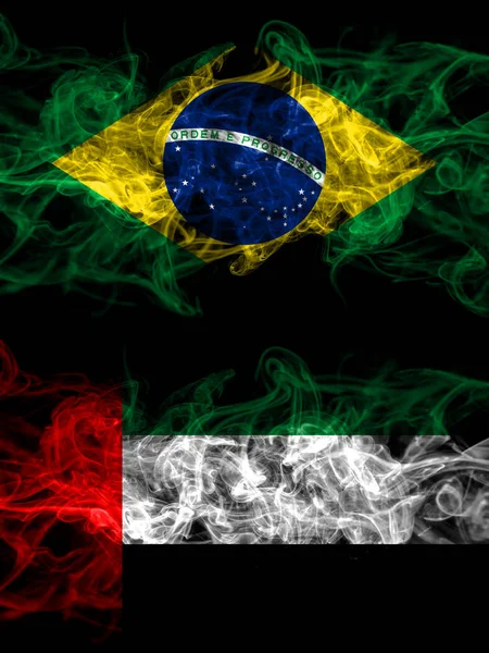 Brasile Brasile Emirati Arabi Uniti Bandiere Mistiche Fumose Emirati Affiancate — Foto Stock