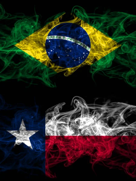 Brezilya, Brezilya, Amerika Birleşik Devletleri, Amerika, ABD, Amerika, Amerika, Teksas, yanyana yerleştirilmiş dumanlı mistik bayraklar. Kalın renkli ipeksi soyut duman bayrakları.