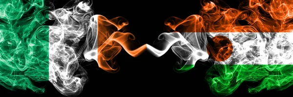 Δημοκρατία Της Ιρλανδίας Ιρλανδική Εναντίον Νίγηρα Νιγηριανή Καπνιστή Μυστικιστική Σημαίες — Φωτογραφία Αρχείου