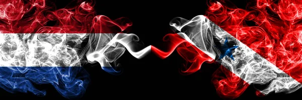 Nizozemsko Brazílie Brazílie Para Kouřové Mystické Vlajky Umístěny Bok Boku — Stock fotografie