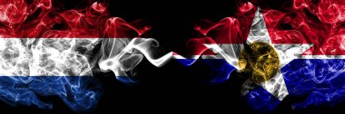 Hollanda, Amerika, ABD, ABD, Amerika, Amerika, Dallas, Illinois mistik bayrakları ile karşı karşıya. Kalın renkli ipeksi soyut duman bayrakları.