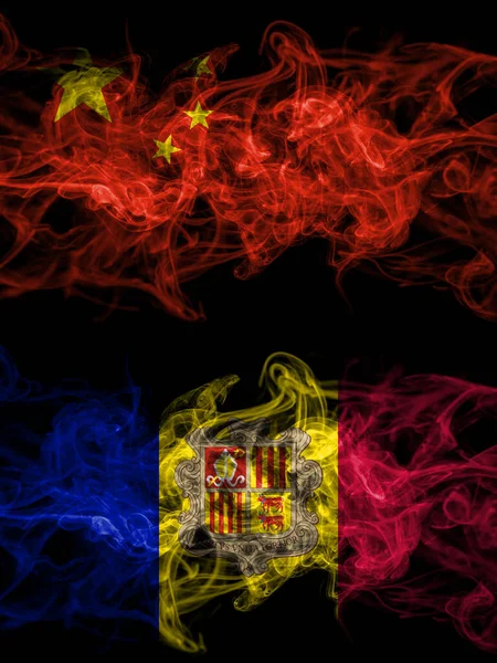Chiny Chińczycy Andora Andora Smoky Mistyczne Flagi Umieszczone Obok Siebie — Zdjęcie stockowe