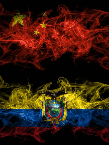 China China Ecuador Ecuadorianische Rauchige Mystische Flaggen Nebeneinander Platziert Dicke — Stockfoto