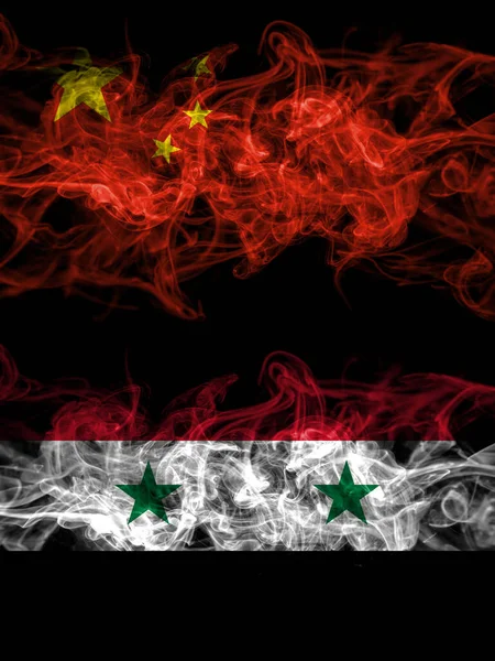 Китай Китай Проти Сирії Сирійські Димові Містичні Прапори Розміщені Пліч — стокове фото
