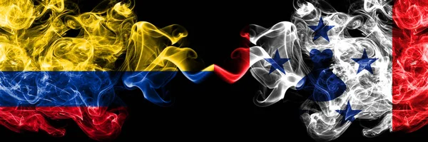 Colômbia Colômbia Ilhas Austrais Bandeiras Místicas Fumegantes Colocadas Lado Lado — Fotografia de Stock