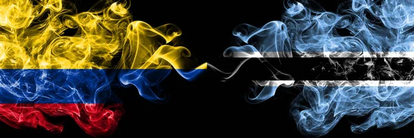Colombia Colombiaanse Botswana Batswana Rokerige Mystieke Vlaggen Naast Elkaar Geplaatst — Stockfoto