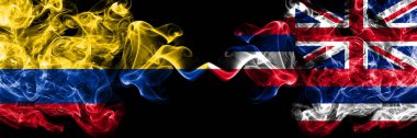 Kolombiya, Kolombiya, Amerika Birleşik Devletleri, Amerika, ABD, Amerika, Hawaii, Havai, yan yana yerleştirilmiş dumanlı mistik bayraklar. Kalın renkli ipeksi soyut sigara bayrakları.