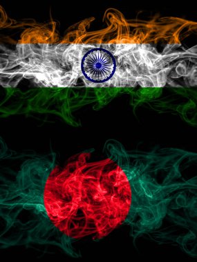 Hindistan, Bangladeş 'e karşı Hindistan, yan yana yerleştirilmiş Bangladeş dumanlı mistik bayrakları. Kalın renkli ipeksi soyut duman bayrakları.