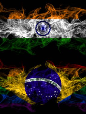 Hindistan, Brezilya 'ya karşı, Brezilya, yan yana yerleştirilmiş eşcinsel dumanlı mistik bayraklar. Kalın renkli ipeksi soyut duman bayrakları.