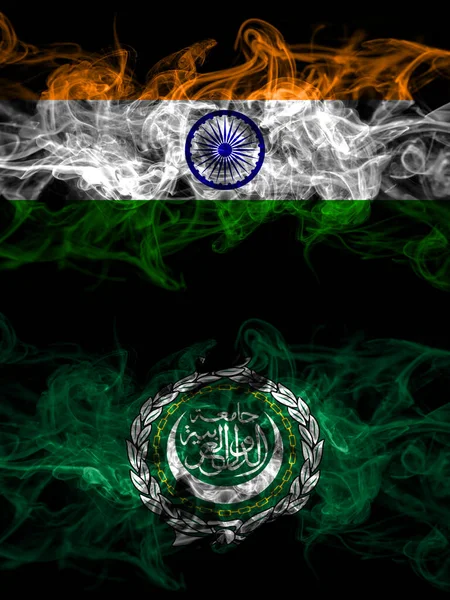 Ινδία Ινδία Εναντίον Αραβικού Συνδέσμου Καπνιστές Μυστικιστικές Σημαίες Τοποθετούνται Δίπλα — Φωτογραφία Αρχείου