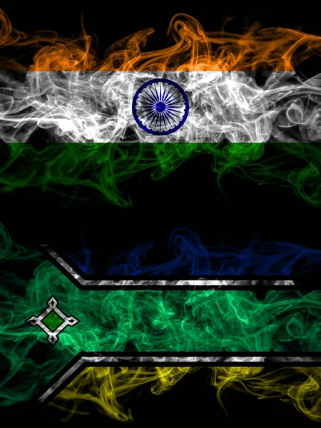 印度对巴西 阿玛巴烟熏神秘的旗帜并排放置 浓密的彩色丝状抽象烟旗 — 图库照片