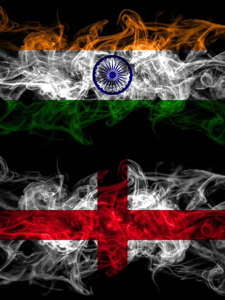 India India Inglaterra Banderas Místicas Ahumadas Inglesas Colocadas Una Lado — Foto de Stock