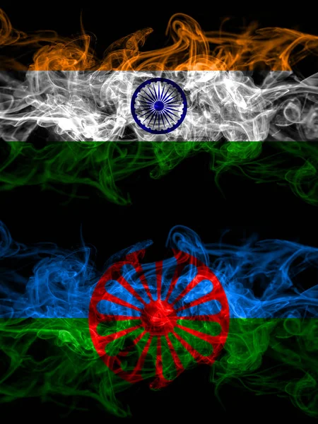 India Indian Gipsy Rokerige Mystieke Vlaggen Naast Elkaar Geplaatst Dikke — Stockfoto