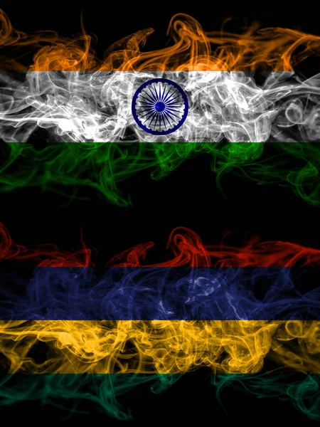 Ινδία Ινδική Εναντίον Μαυρίκιος Καπνιστή Μυστικιστική Σημαίες Τοποθετούνται Δίπλα Δίπλα — Φωτογραφία Αρχείου