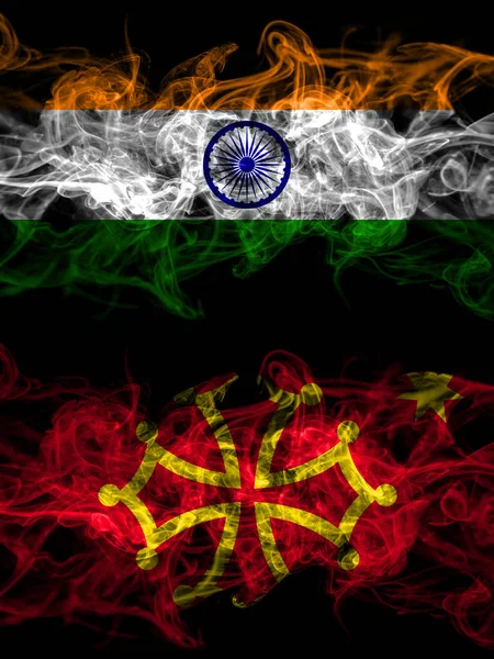 India India Occitania Bandiere Mistiche Fumose Affiancate Bandiere Fumo Astratte — Foto Stock