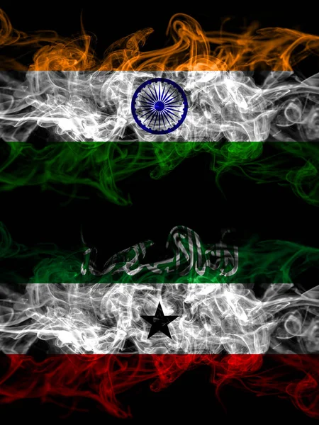 India India Somaliland Rokerige Mystieke Vlaggen Naast Elkaar Geplaatst Dikke — Stockfoto