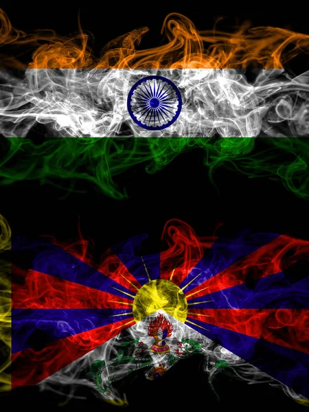 Índia Índia Tibete Tibetano China Bandeiras Místicas Fumegantes Chinesas Colocadas — Fotografia de Stock