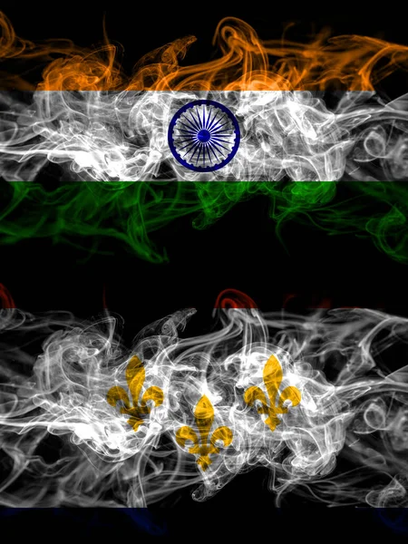印度对美国 新奥尔良 路易斯安那州的烟熏神秘主义旗帜肩并肩放在一起 浓密的彩色丝状抽象烟旗 — 图库照片
