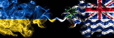 Ukrayna, Ukrayna İngilizlere karşı, İngiltere, Hint Okyanusu Bölgesi dumanlı mistik bayrakları yan yana yerleştirildi. Kalın renkli ipeksi soyut sigara bayrakları.