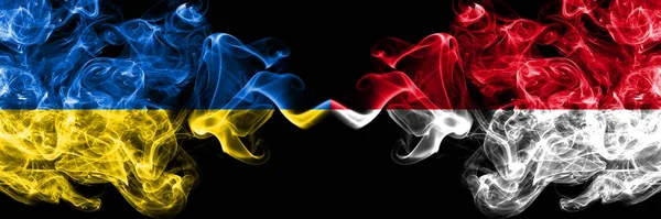 Ukrajina Ukrajina Monako Monakan Kouřové Mystické Vlajky Umístěny Vedle Sebe — Stock fotografie