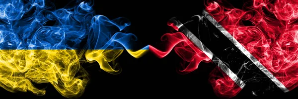 Ukraina Ukraina Trynidad Tobago Smoky Mistyczne Flagi Umieszczone Obok Siebie — Zdjęcie stockowe