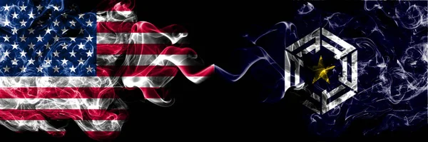 美利坚合众国 美国对日本 北海道 奥霍次克 次都道府县烟熏神秘旗肩并肩放置 浓密的彩色丝状抽象烟旗 — 图库照片
