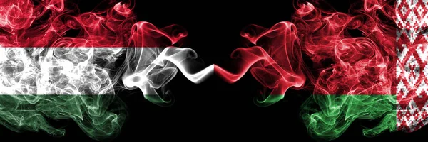 Венгрия Венгрия Беларусь Белорусские Дымовые Флаги Бок Бок — стоковое фото