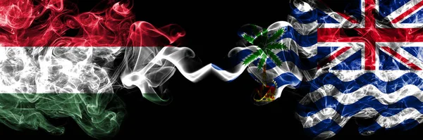 Ουγγαρία Ουγγαρία Εναντίον Βρετανίας Βρετανίας Εδάφους Ινδικού Ωκεανού Καπνισμένες Σημαίες — Φωτογραφία Αρχείου