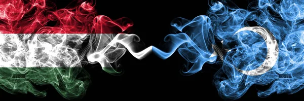 Ungarn Ungarn Gegen Ostturkestan Uighuren Uighuren Rauchen Flaggen Nebeneinander — Stockfoto