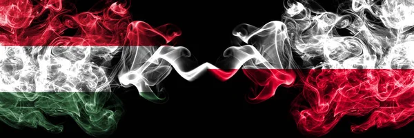 Magyarország Magyar Lengyelország Lengyel Lengyel Füstös Zászlók Egymás Mellett — Stock Fotó