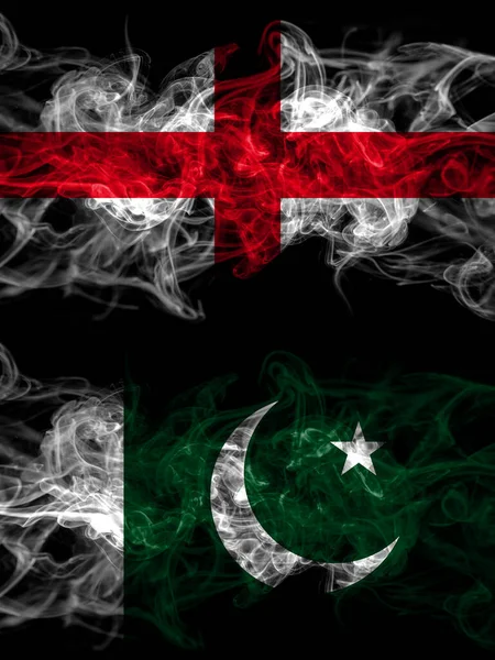 Flagge Von England Englisch Und Pakistan Pakistanische Länder Mit Rauchiger — Stockfoto