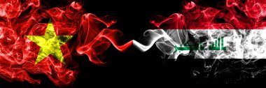 Vietnam, Vietnamlılar Irak 'a karşı Duman bayrakları yan yana.