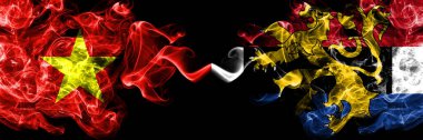 Vietnam, Vietnam Organizasyonları, Benelux duman bayrakları yan yana.