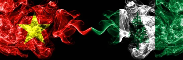 Vietnam, Vietnamlılar Avustralya, Avustralya ve Norfolk adalarına karşı yan yana duman bayrakları.