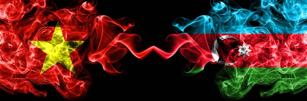 Vietnam, Vietnamlılar Azerbaycan 'a karşı, Azerbaycan duman bayrakları yan yana.