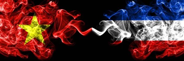 Vietnam, Vietnam Almanya 'ya karşı, Holstein yanyana duman bayrakları.