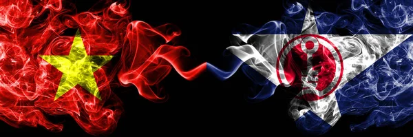 Vietnam, Vietnamlılar Japonya, Japonlar, Abashiri, Hokkaido, Okhotsk, Alt vilayet duman bayrakları yan yana.