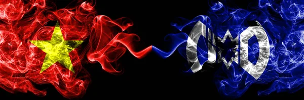 Vietnam, Vietnamlılar Japonya 'ya karşı, Japonlar, Bihoro, Hokkaido, Okhotsk, Subvalture duman bayrakları yan yana.