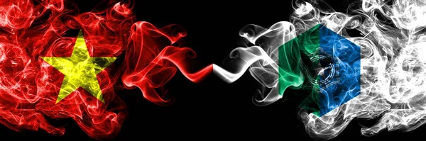 Vietnam, Vietnamlılar Japonlara karşı, Japonlar, Sapporo, Hokkaido sigara bayrakları yan yana.