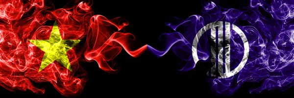 Vietnam, Vietnamlılar Japonya, Japonya, Sendai ve Miyagi 'ye karşı yan yana sigara içiyorlar..